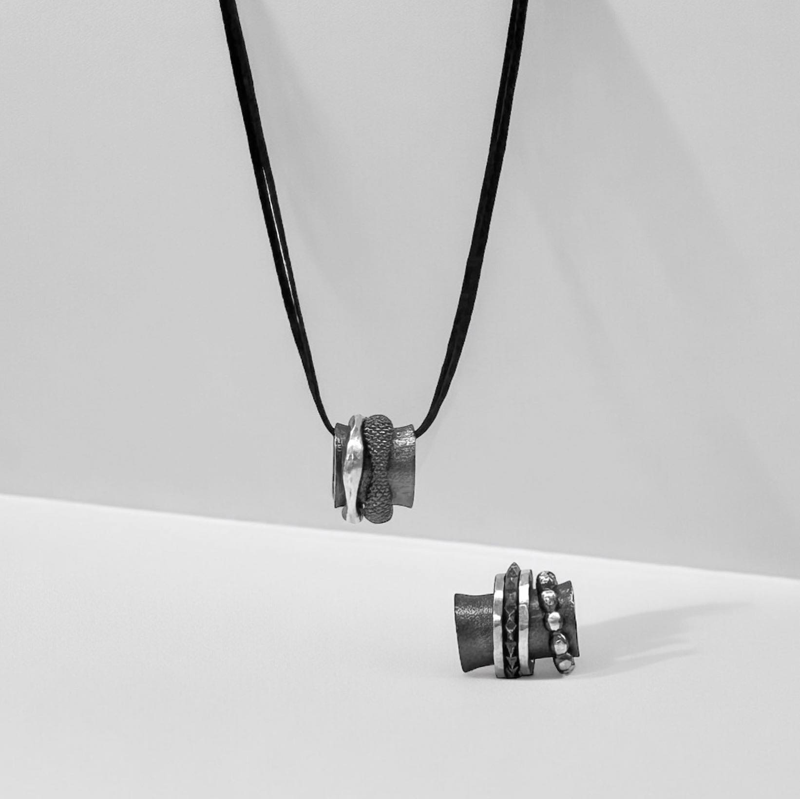 4 RINGS - Image 3