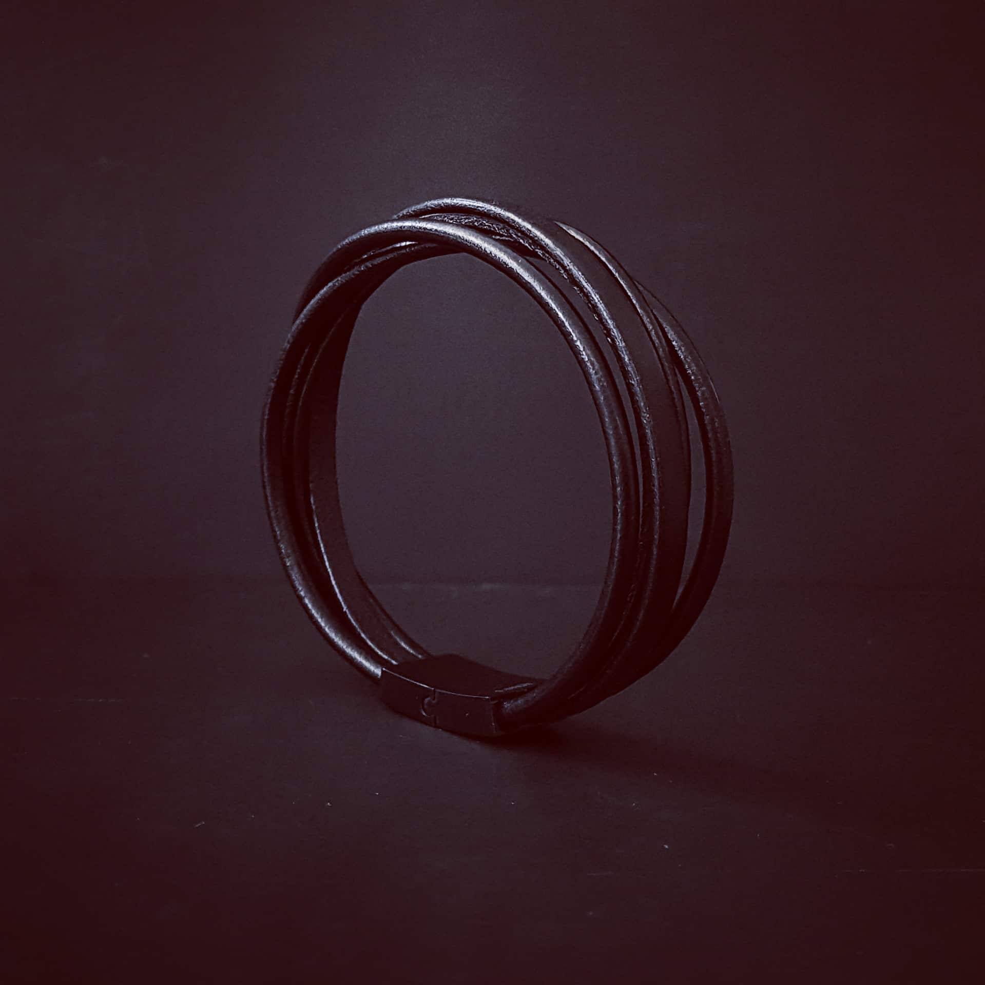 BLACK LEATHERS - Image 4