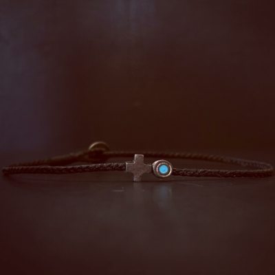 CROSS & EYE