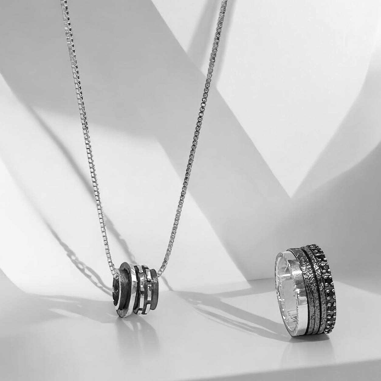 RINGS & CHAIN - Image 2