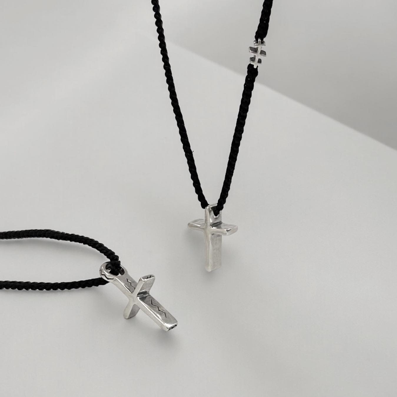 CROSS - Image 2
