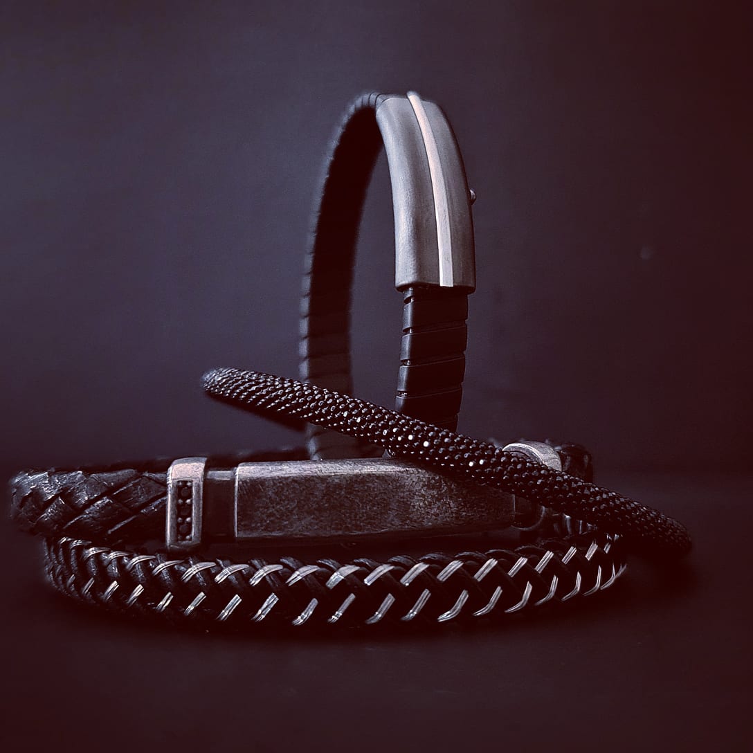 LEATHER & WIRE - Image 3