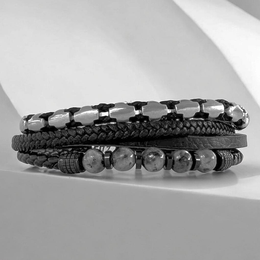 BLACK LEATHERS & STONES - Image 2