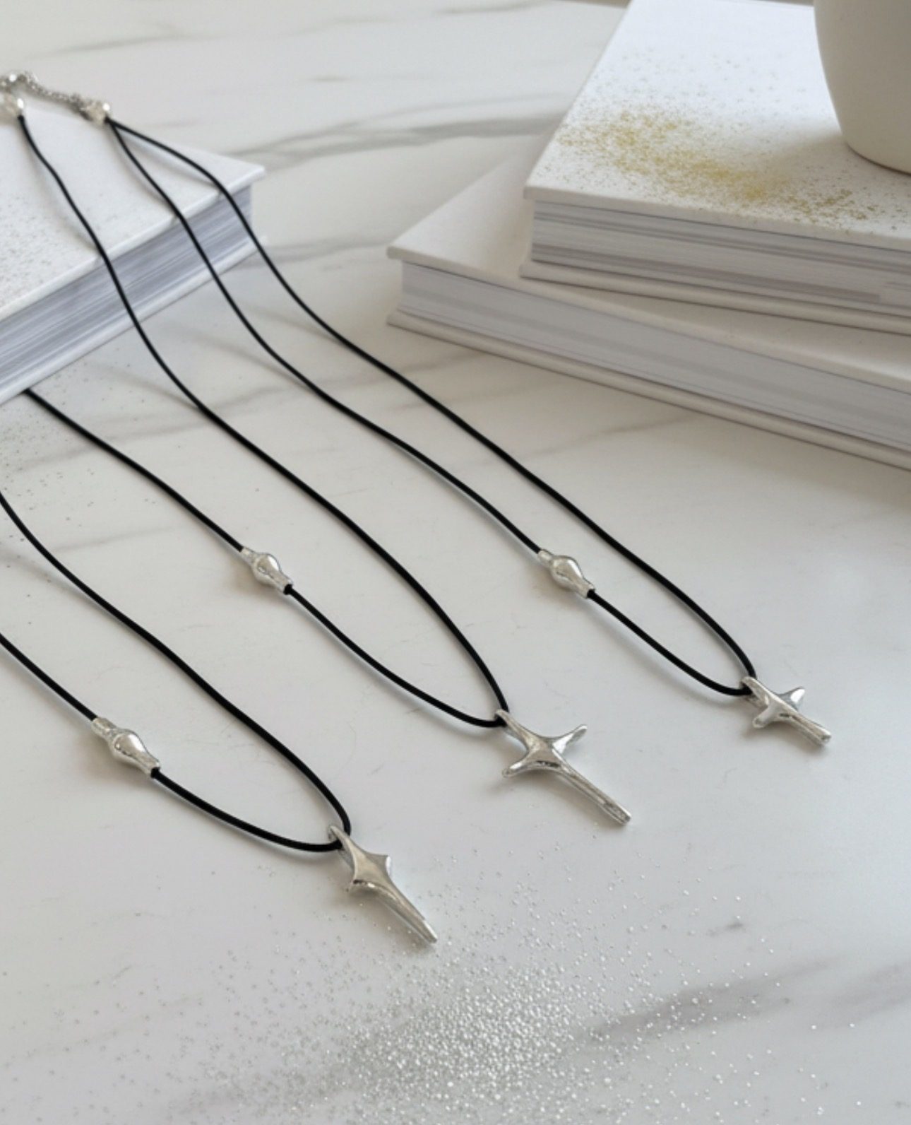 CROSS - Image 2