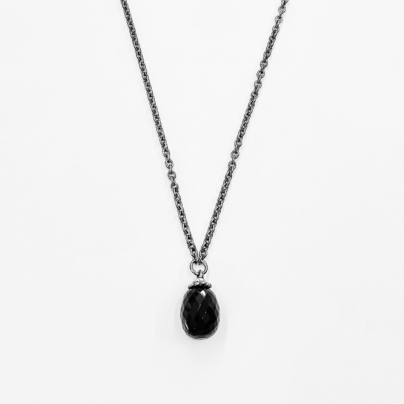 ONYX & CHAIN