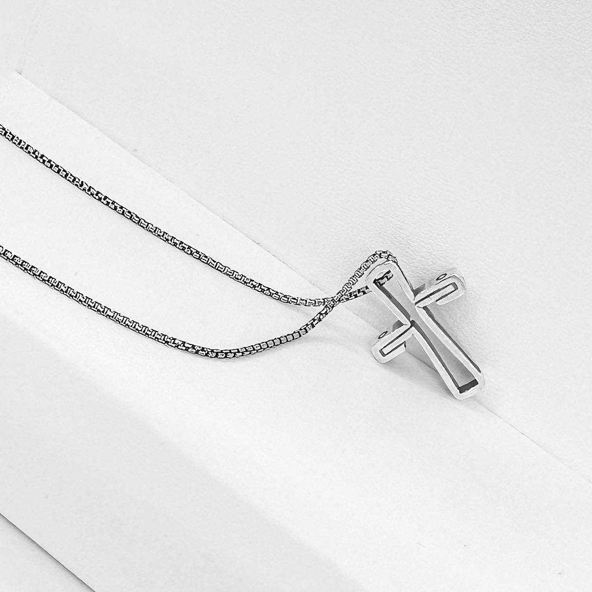 CROSS - Image 2