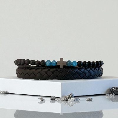 CROSS & STONES