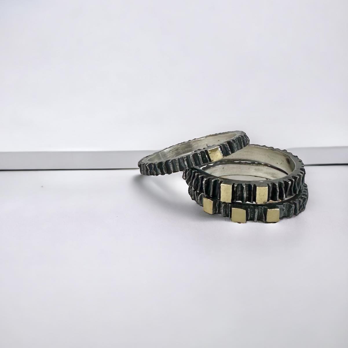 ΔΑΧΤΥΛΙΔΙ BLACK & GOLD - Image 4