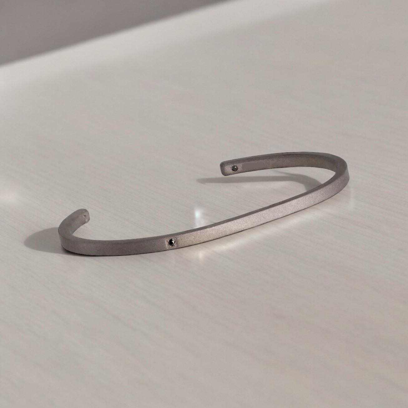CUFF TITANIUM BLACK DIAMOND - Image 2