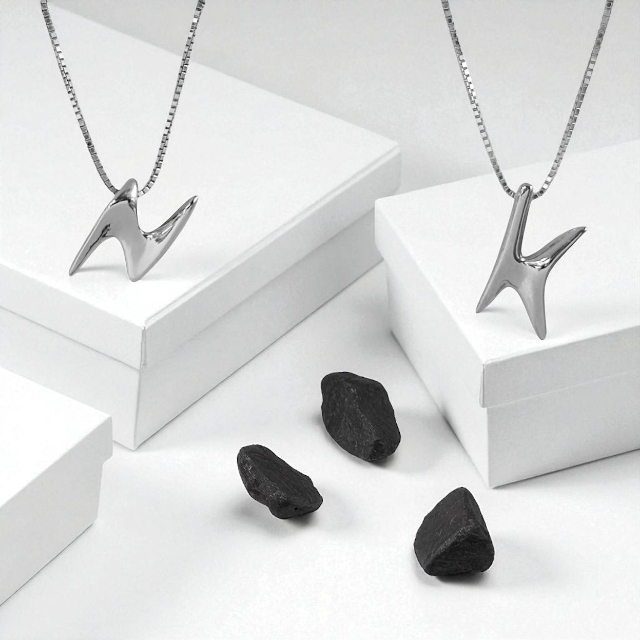 INITIAL NECKLACE - Image 3