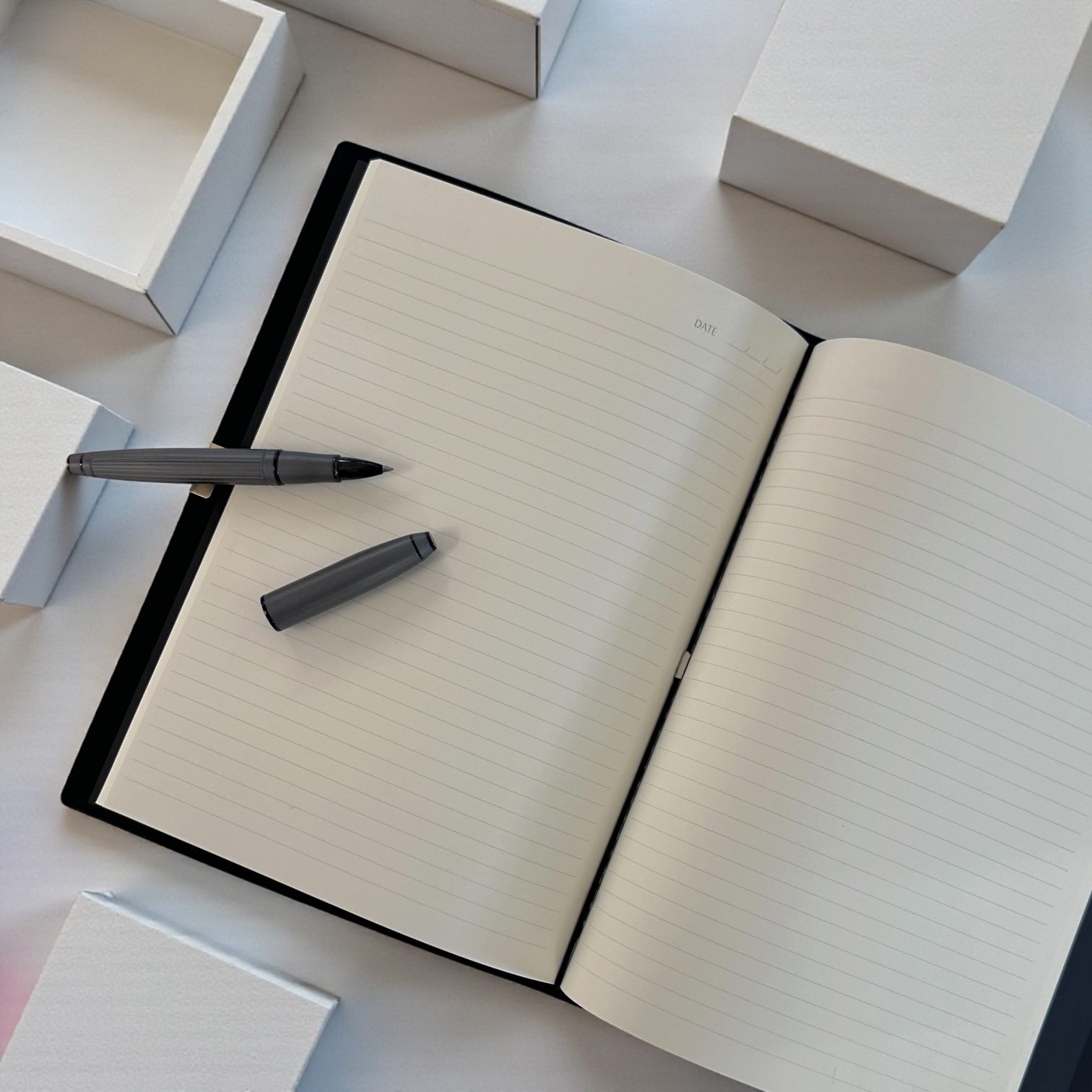 GIFT BOX ΣΤΥΛΟ ΔΙΑΡΚΕΙΑΣ & ΣΗΜΕΙΩΜΑΤΆΡΙΟ Β5 - Image 3